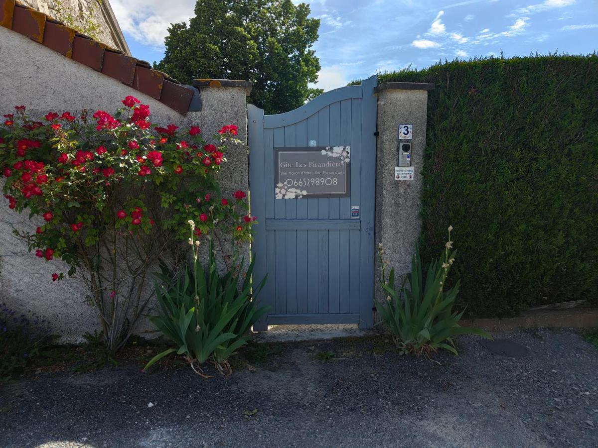 Gite Les Piraudieres Noyant-de-Touraine Bagian luar foto