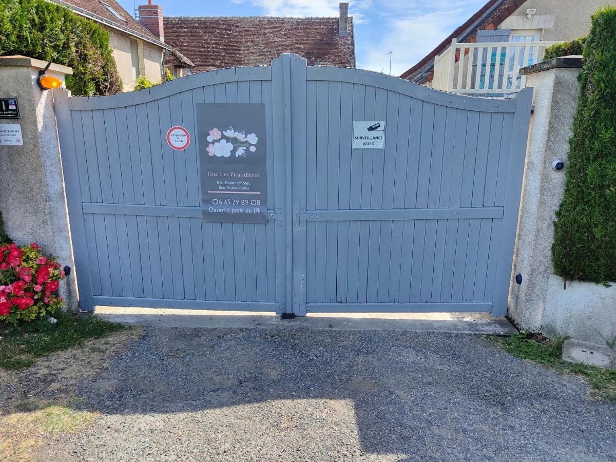 Gite Les Piraudieres Noyant-de-Touraine Bagian luar foto